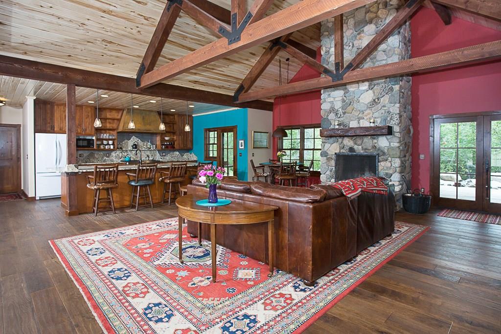 8 Rock Creek Circle