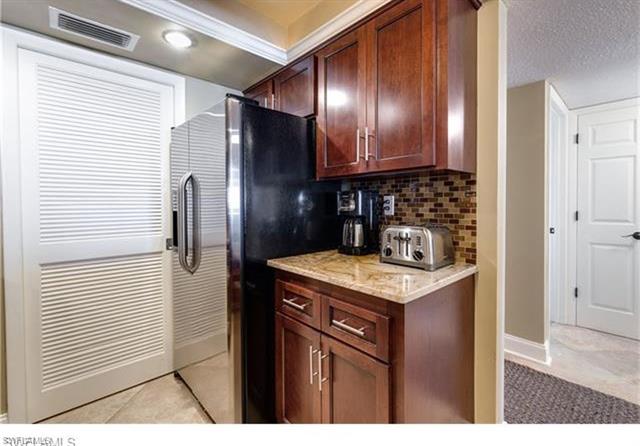 25900 Hickory Blvd 805