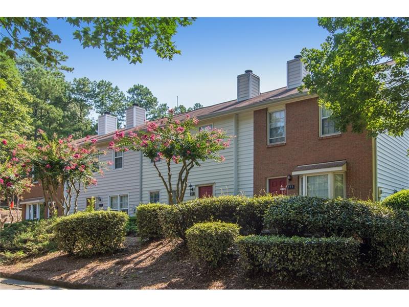 Crossing Townhomes in Roswell, Ga