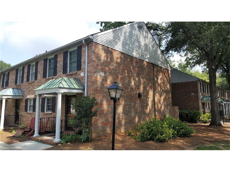 Raleigh Square townhomes & condos in Sandy Springs Atlanta