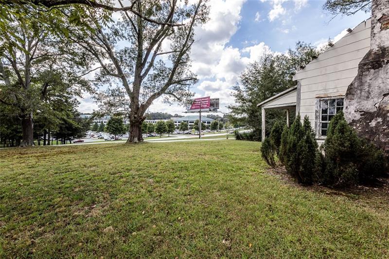 718 Old Town Road
