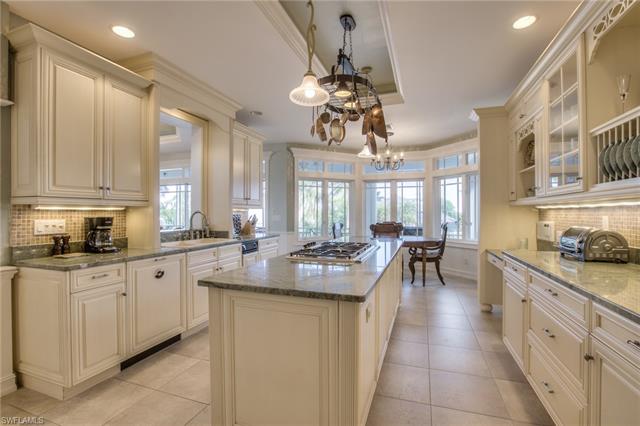 1206 Bay Dr