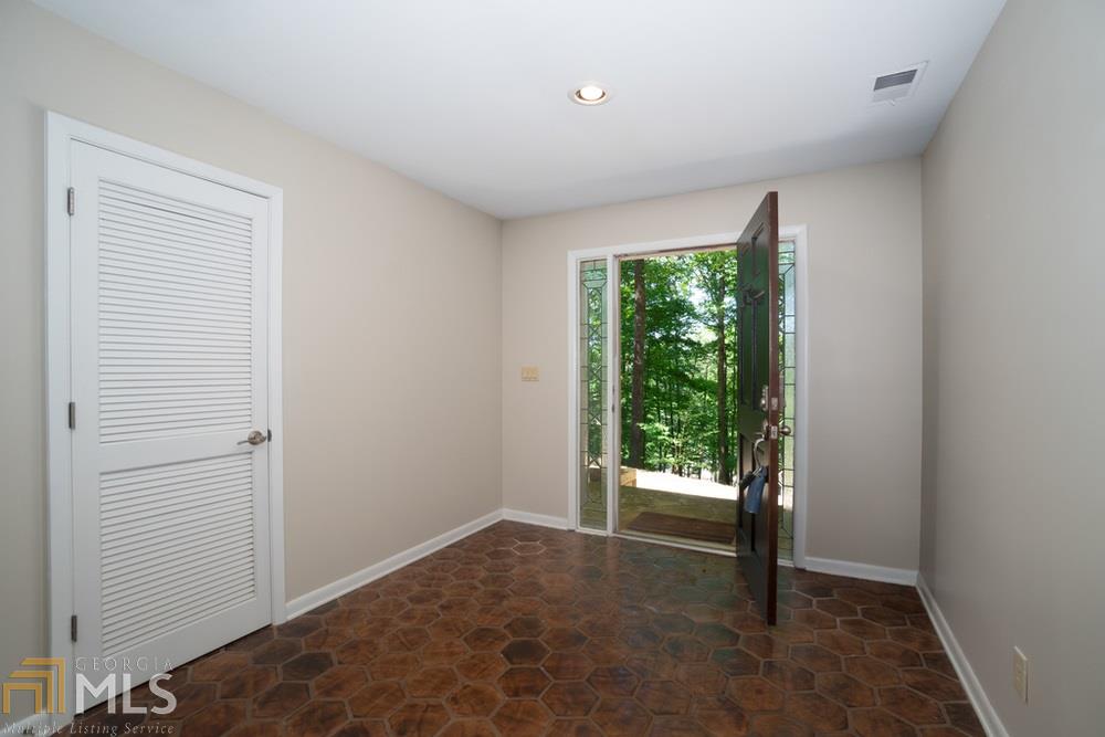 9380 Huntcliff Trce