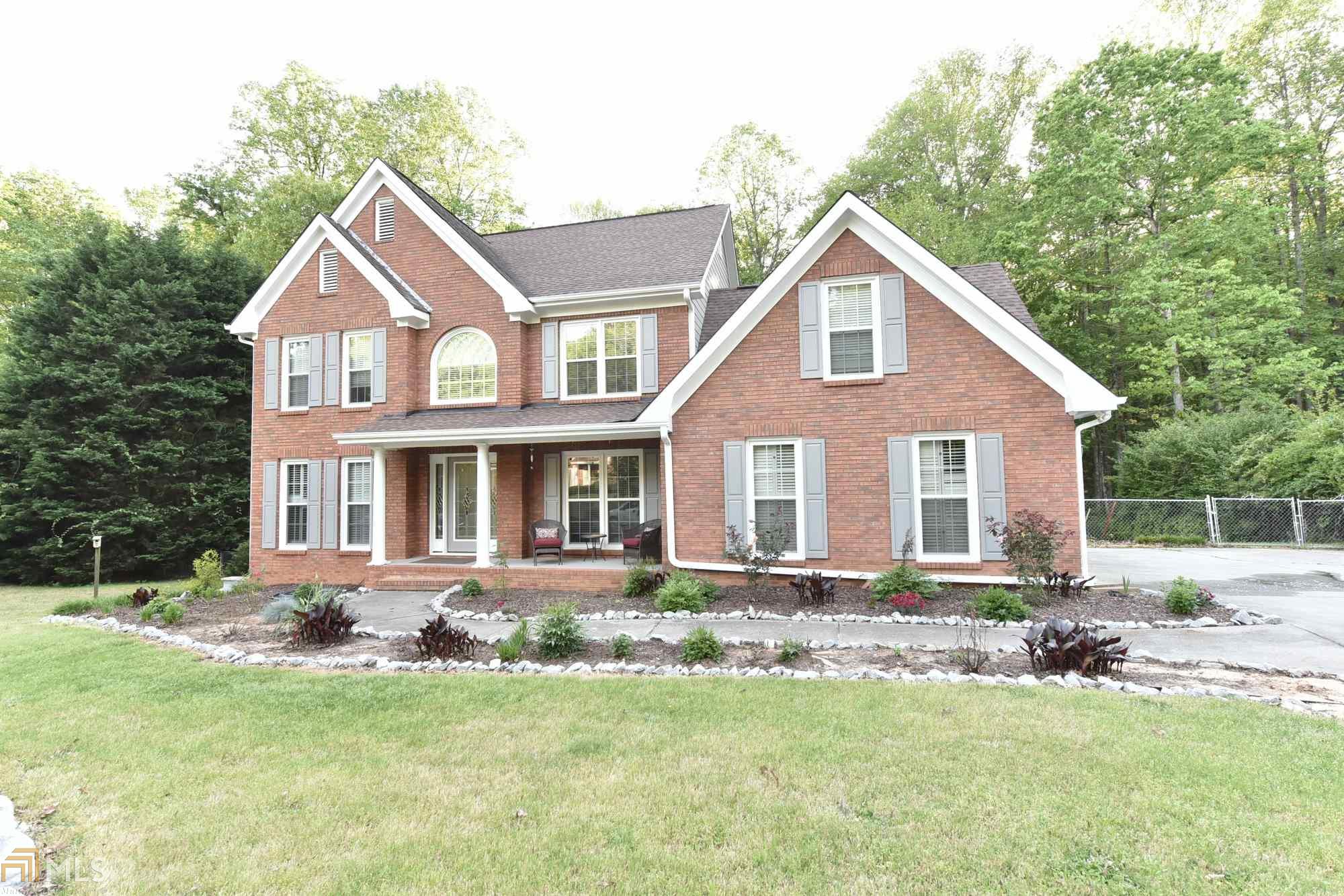 1860 Oak Wind Ln