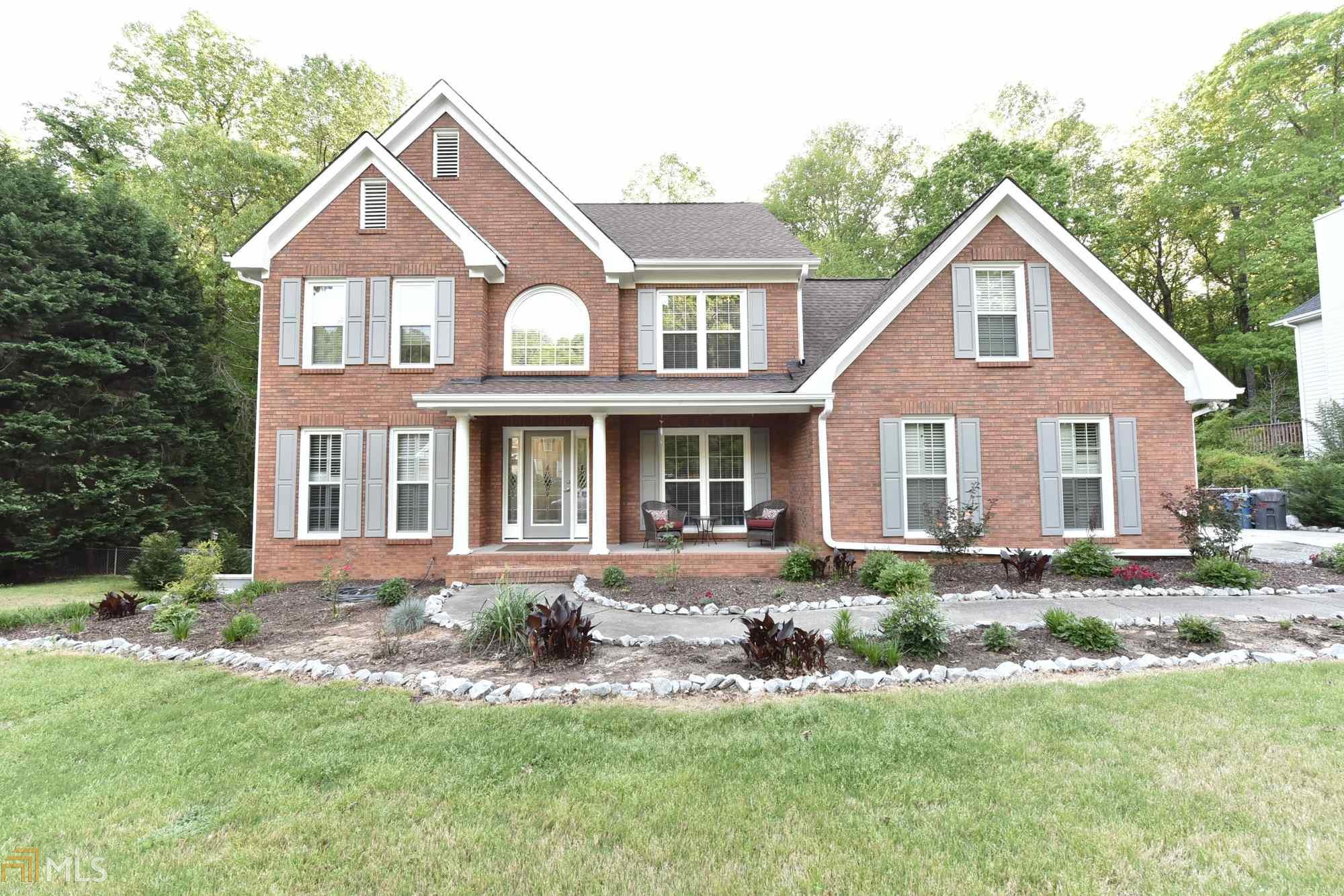 1860 Oak Wind Ln