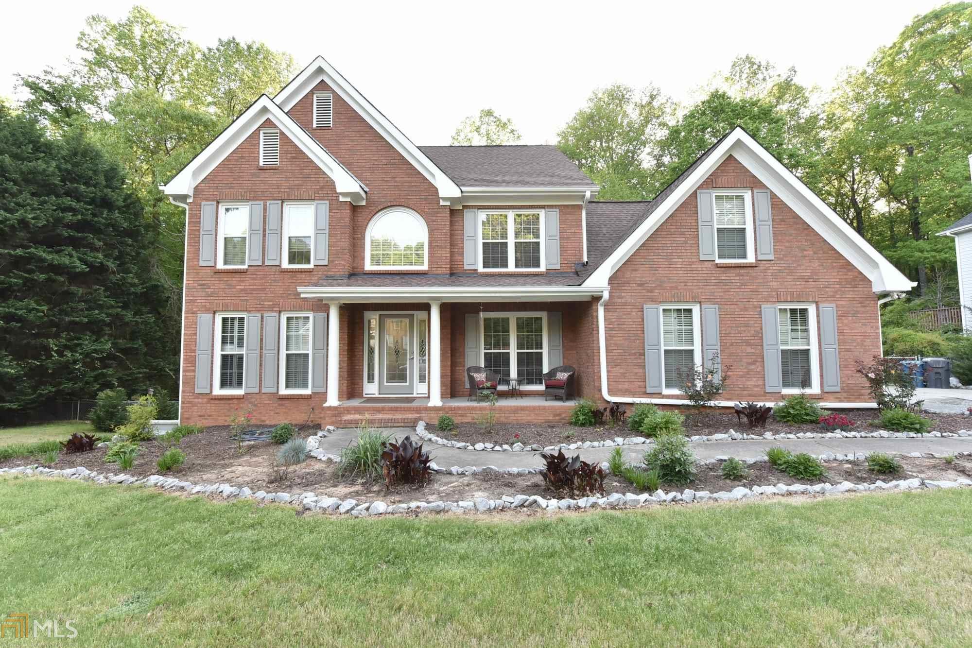 1860 Oak Wind Ln