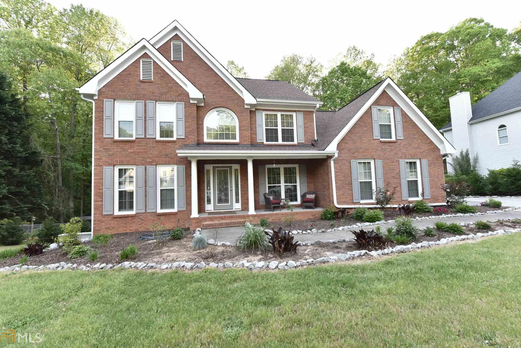 1860 Oak Wind Ln