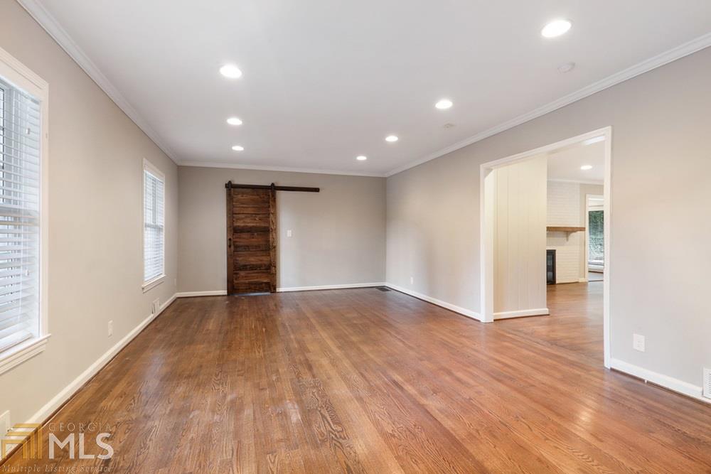 1585 Peachtree Battle Ave NW