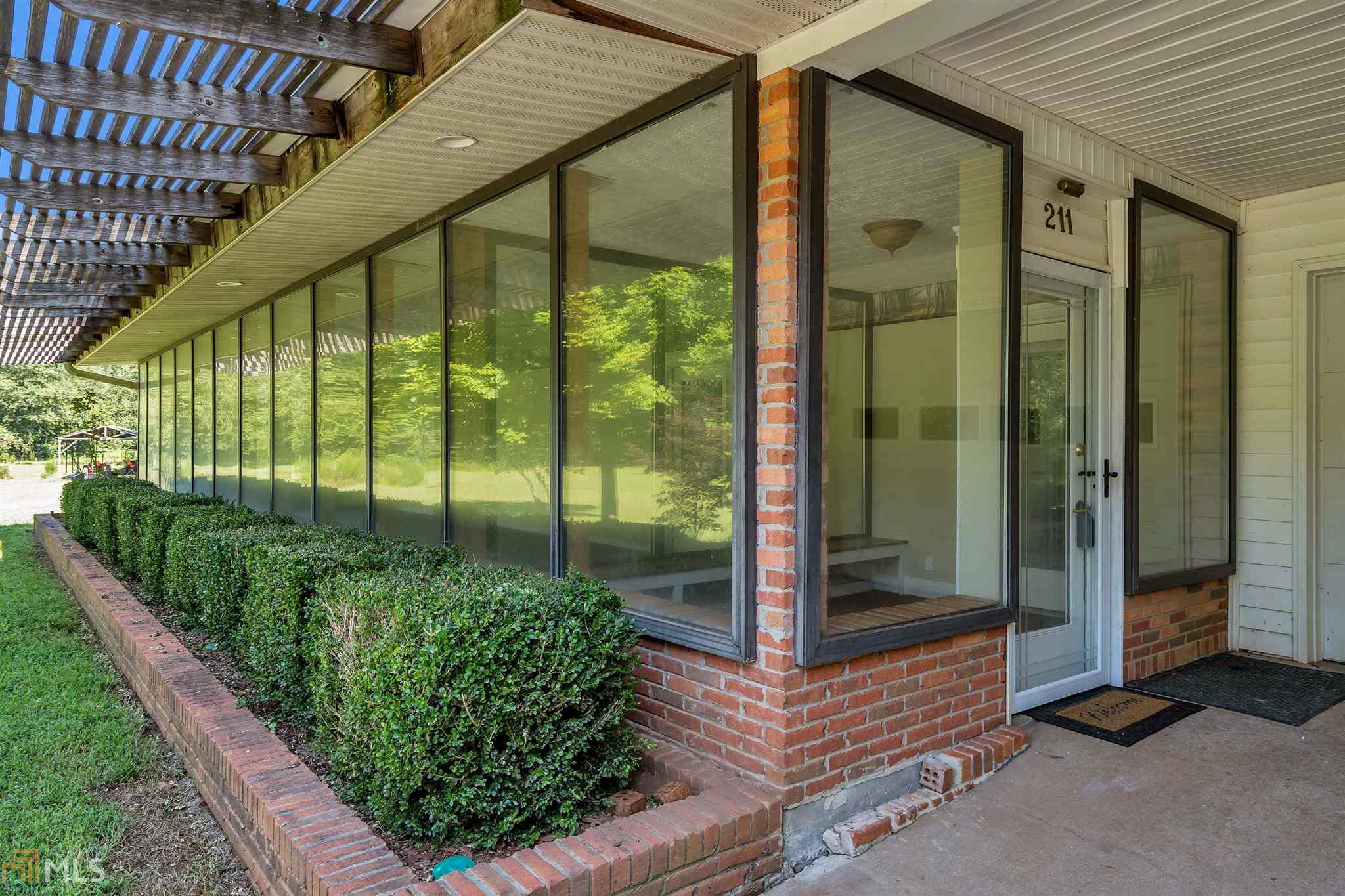 211 Dodge Hill Rd