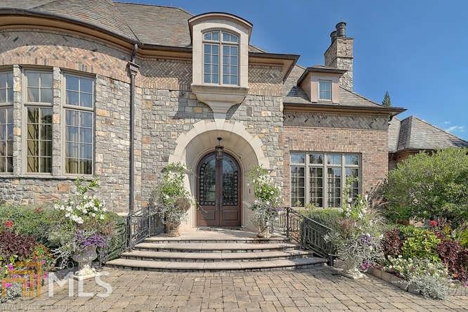 712 Waterfall Dr