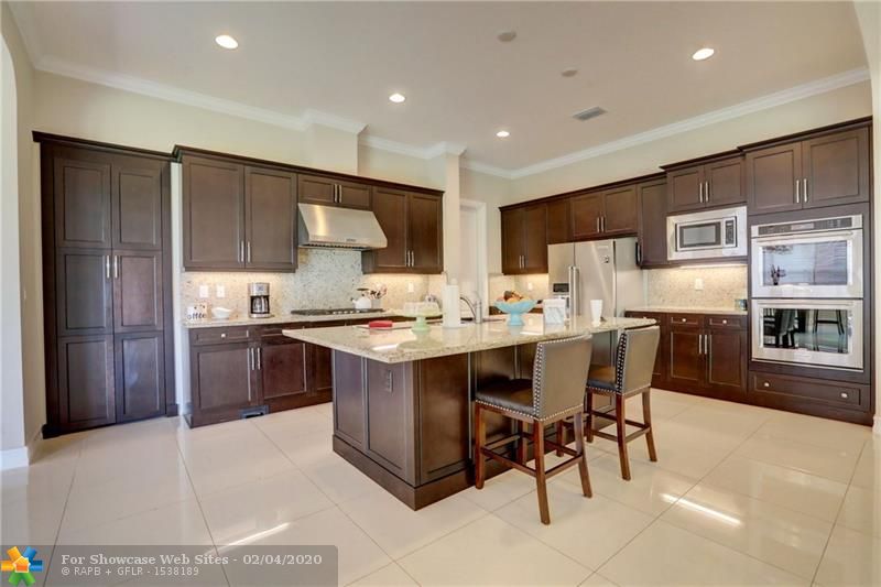 11120 Watercrest Cir