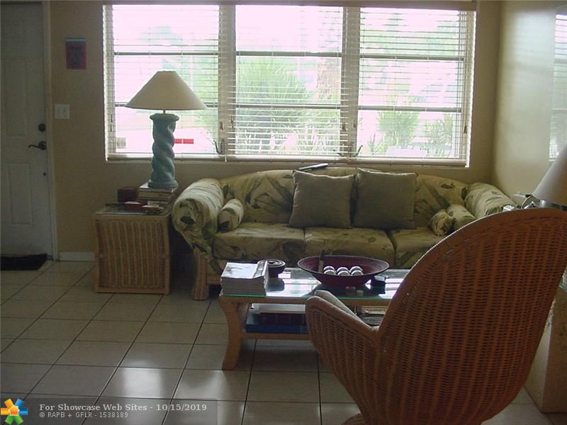 6895 NW 11 Ct