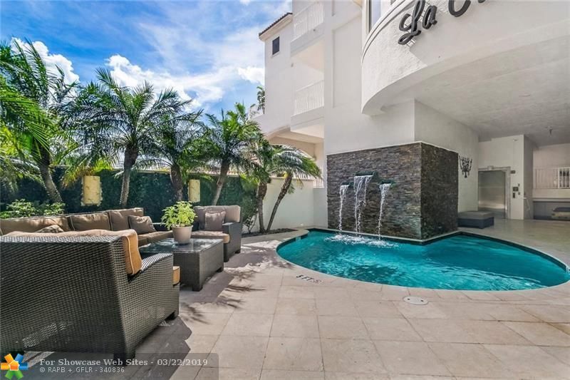 615 Bayshore Dr
