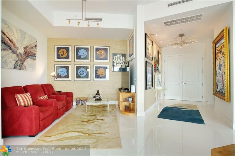 1 N Ocean Blvd