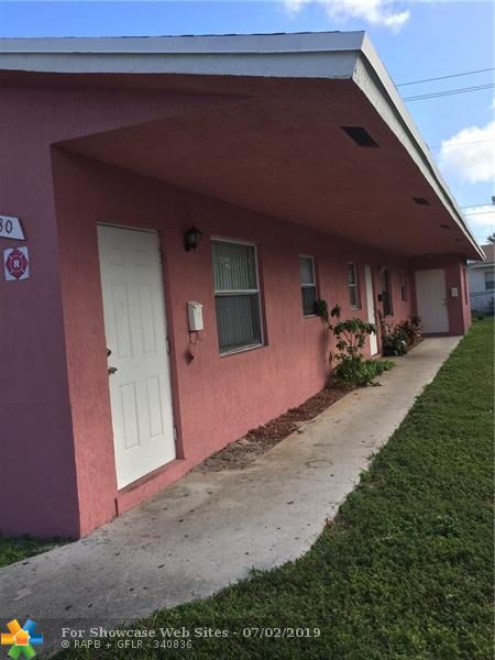 230 NE 40th Ct