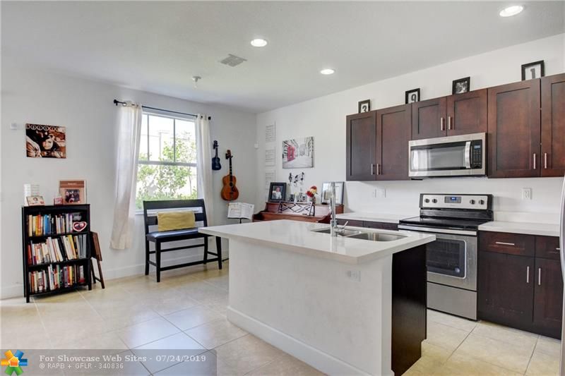 4523 NW 48th Ter