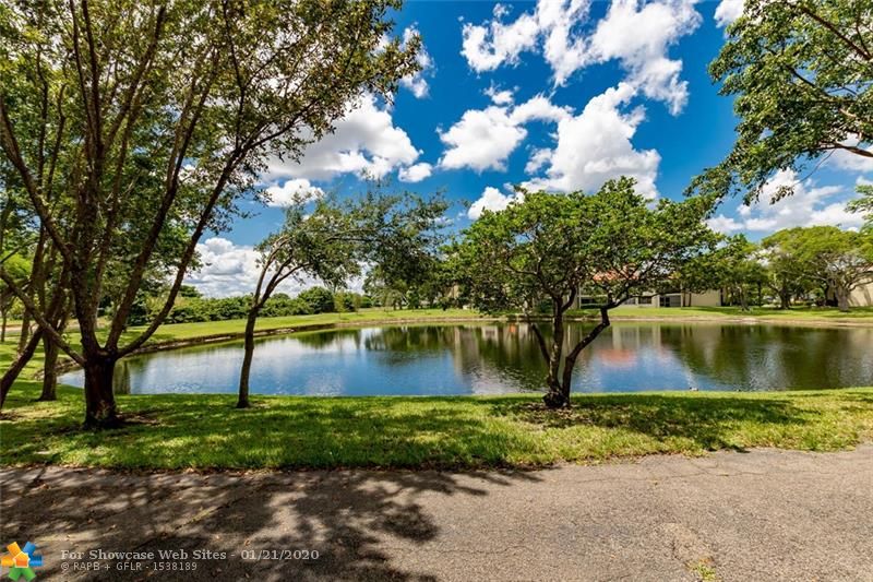 2206 S Cypress Bend Dr