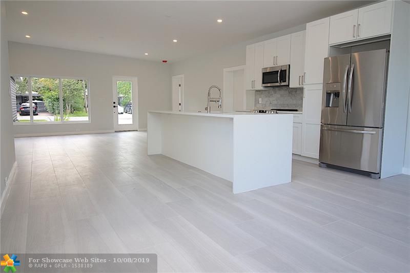 1108 NE 10th Ave