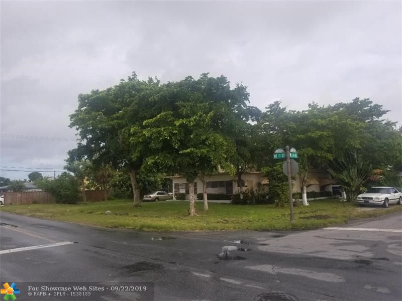1105 NE 16th Ave