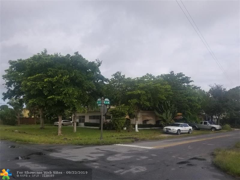 1105 NE 16th Ave