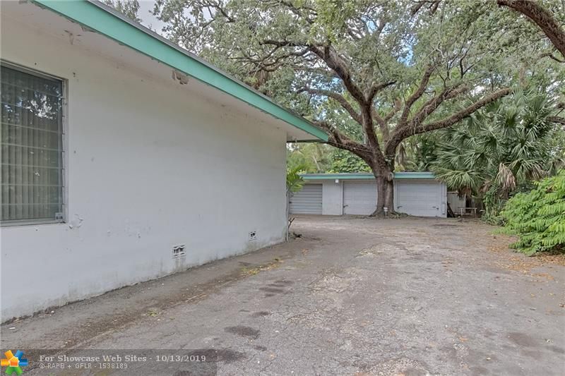 2451 SW 15th Ave
