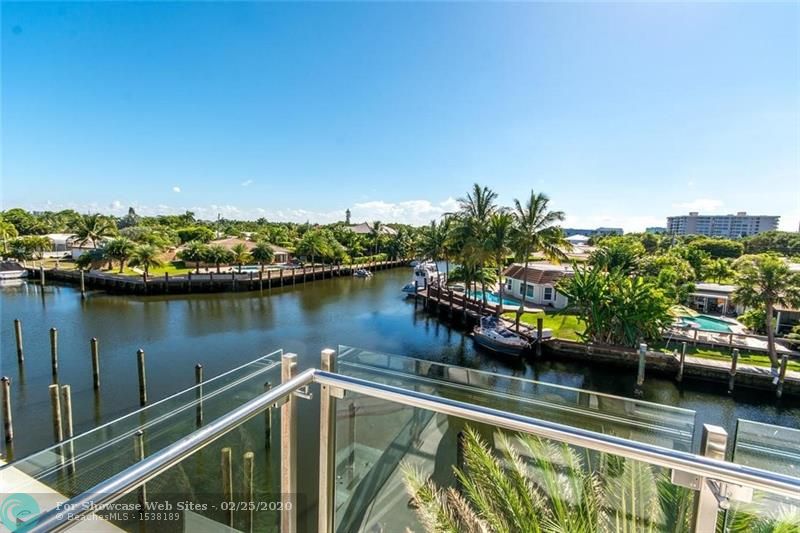 261 Shore Ct