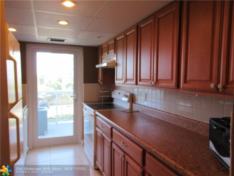 2841 N Ocean Blvd