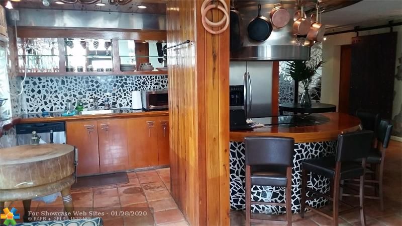 3013 Harbor Dr