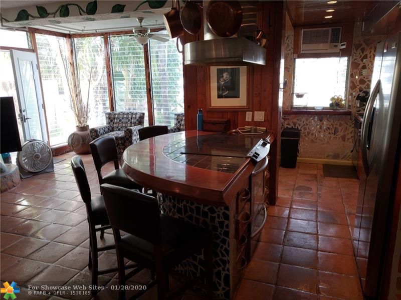 3013 Harbor Dr
