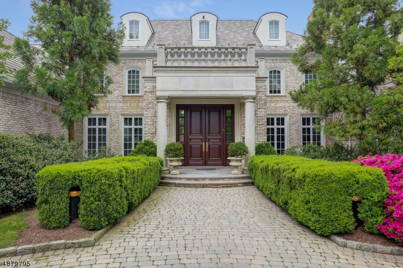 16 Grasmere Ct
