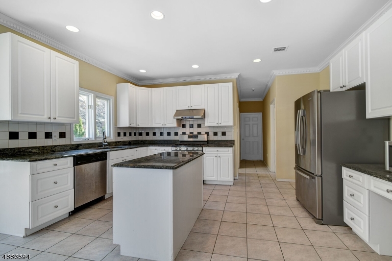 20 Emerson Rd