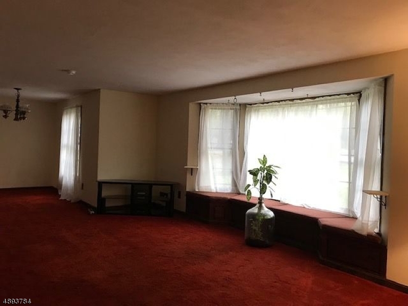 1 Puddingstone Rd