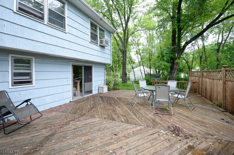9 Lord Stirling Dr