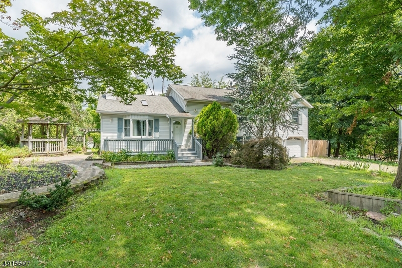 23 Sandra Ct