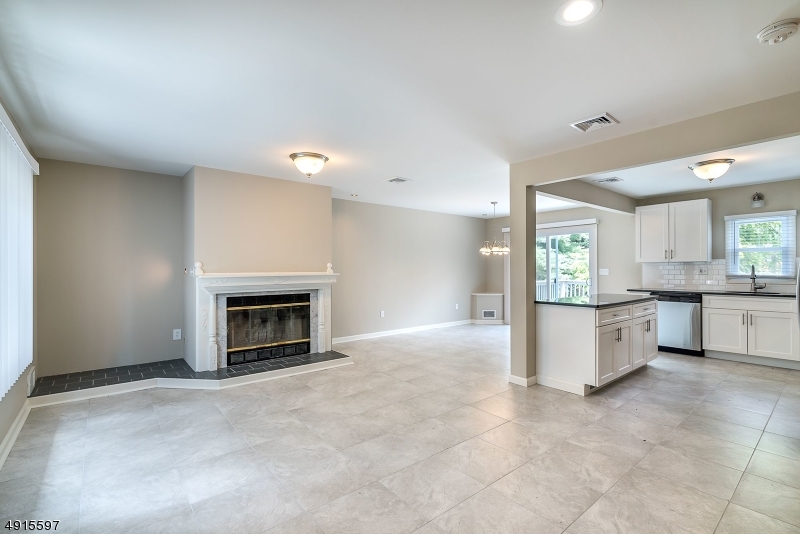 23 Sandra Ct