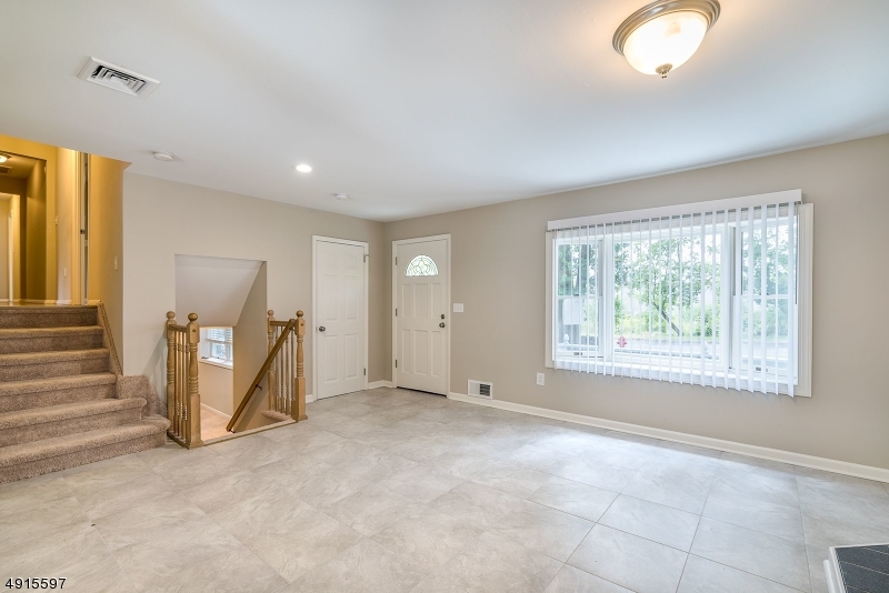 23 Sandra Ct