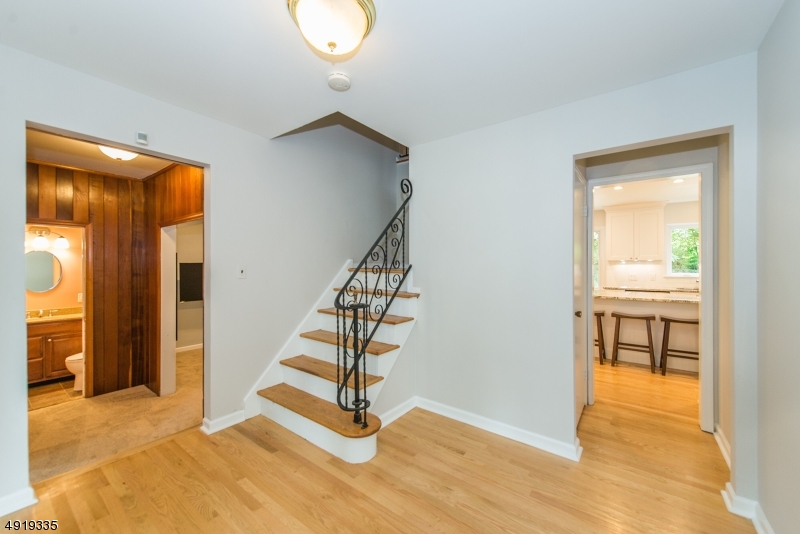 8 Wood Glen Way