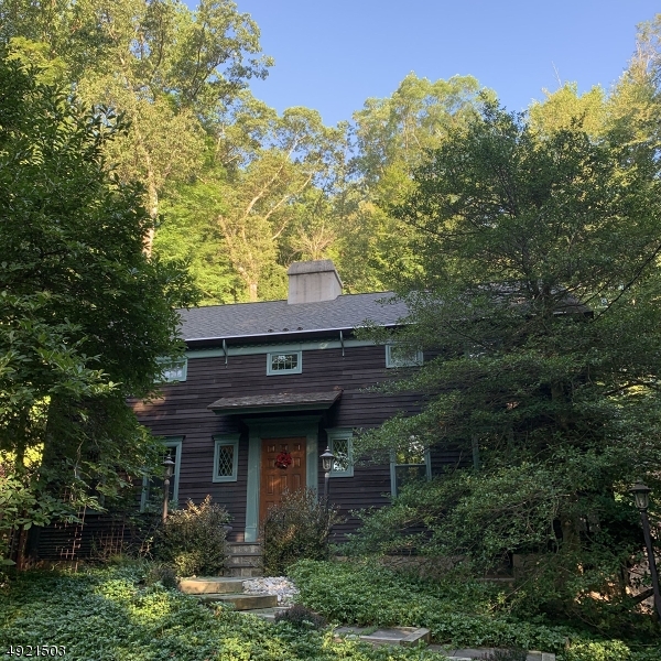 30 Woodland Rd