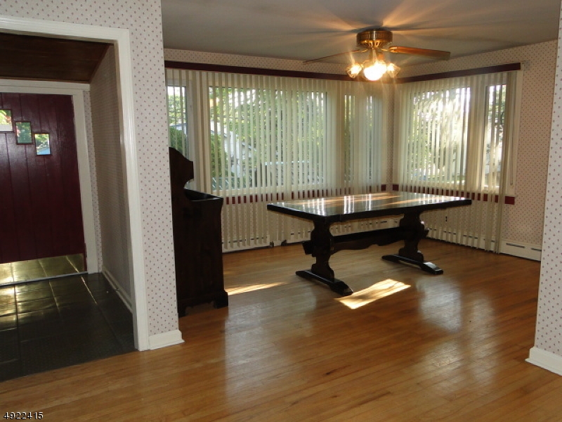 43 Iroquois Ave