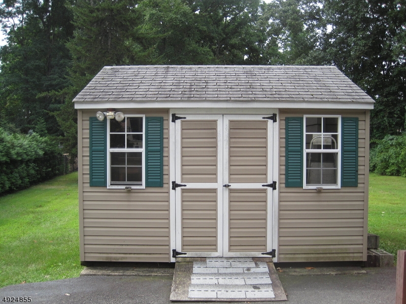 81 Bell Rd