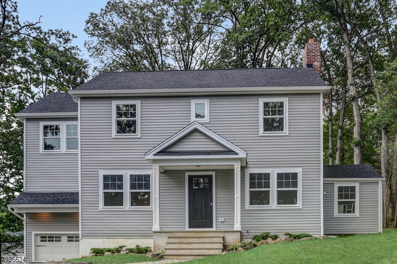 24 W Lawn Rd