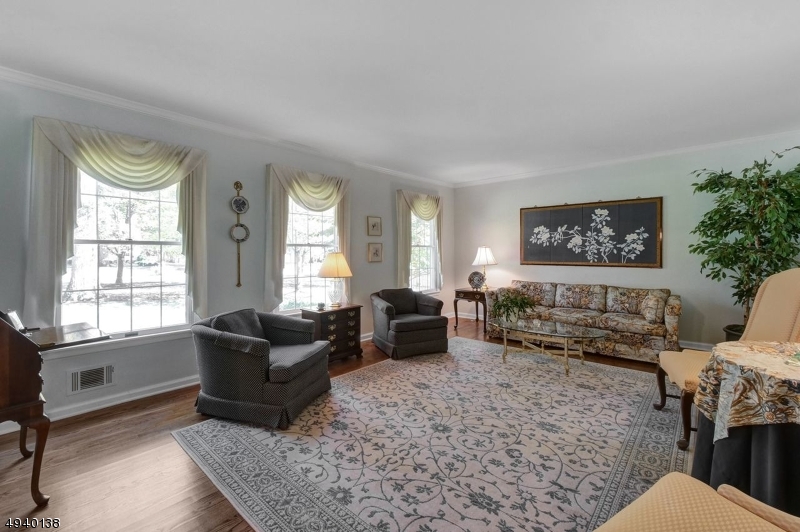 10 Edward Ct