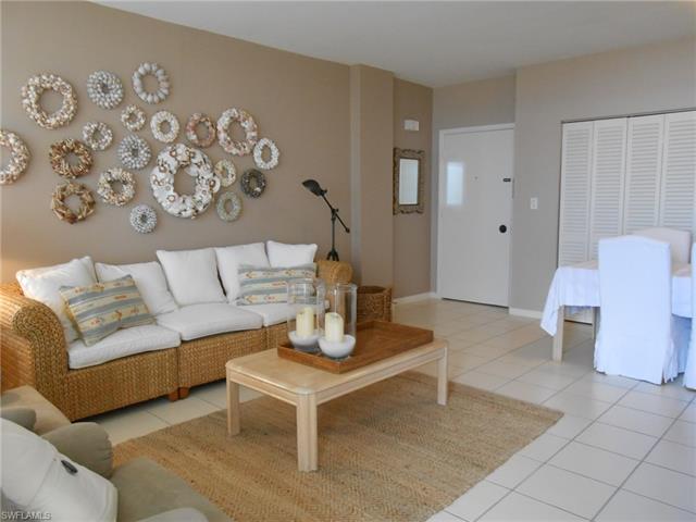 240 Seaview Ct