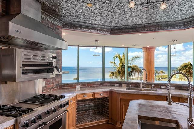 4351 Gulf Shore Blvd N