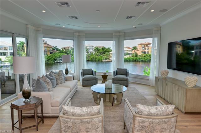 223 Bayfront Dr