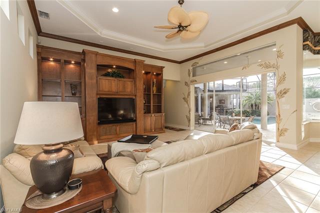 25040 Ridge Oak Dr