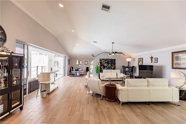 16 Paddington Ct