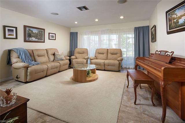 118 Debron Dr