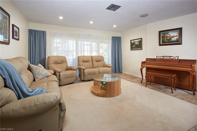 118 Debron Dr