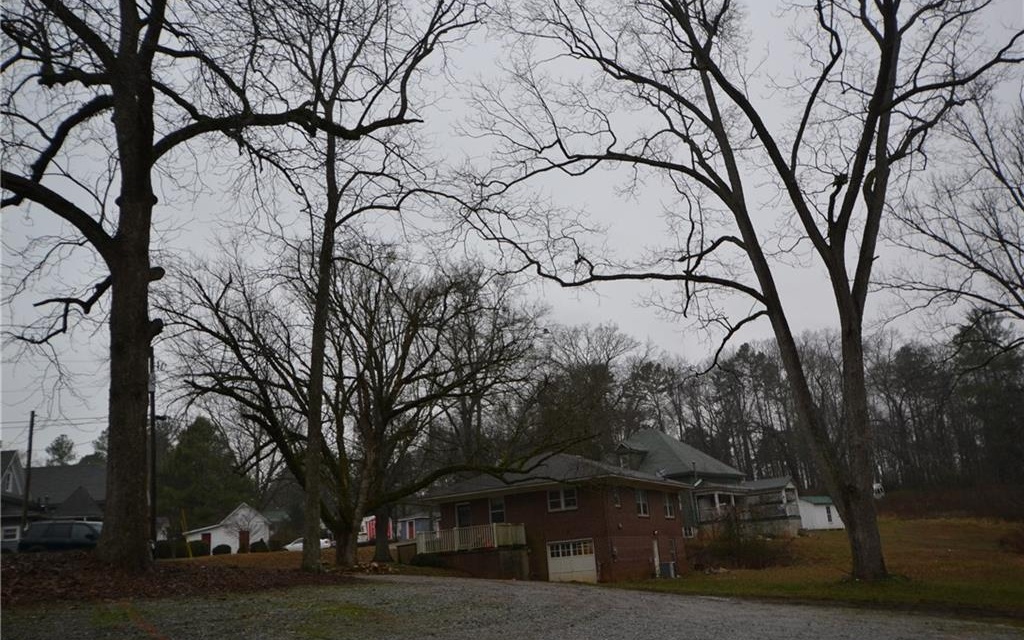 120 Roberts Lake Rd